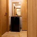 Modern Steps From Afi Mall Perfect For Couples By Mm Host *