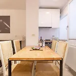 Apartmán Modern Steps From Afi Mall Perfect For Couples By Mm Host *