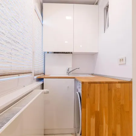 Modern Steps From Afi Mall Perfect For Couples By Mm Host Braşov