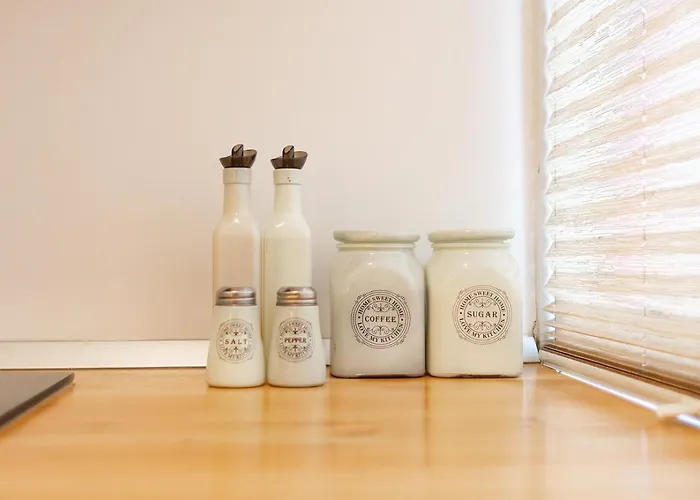 Modern Steps From Afi Mall Perfect For Couples By Mm Host