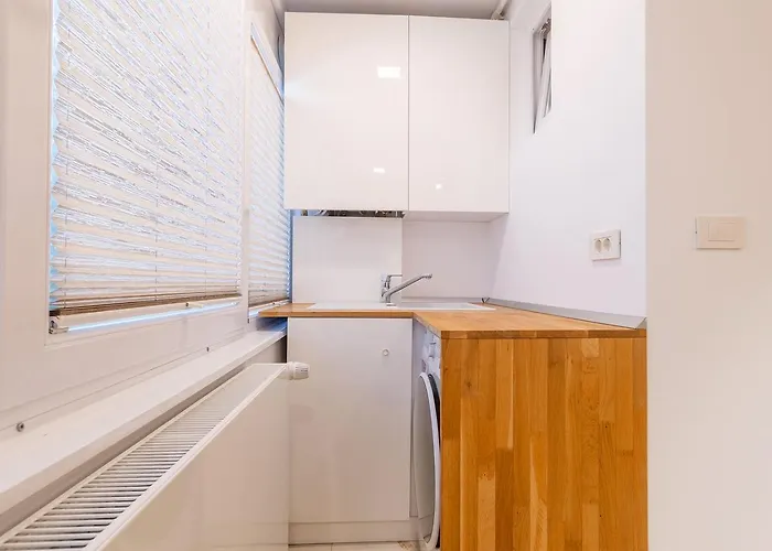 Modern Steps From Afi Mall Perfect For Couples By Mm Host Braşov